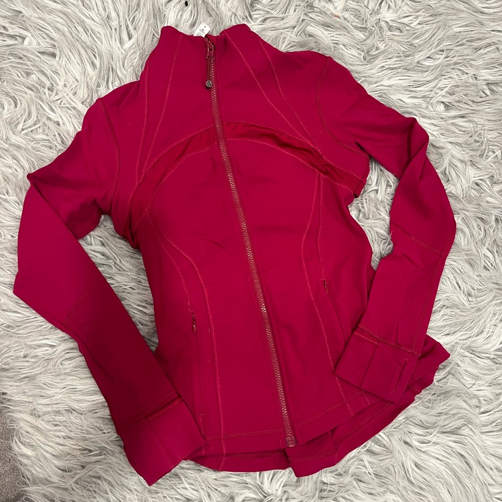 LULULEMON DEFINE JACKET. Size 6